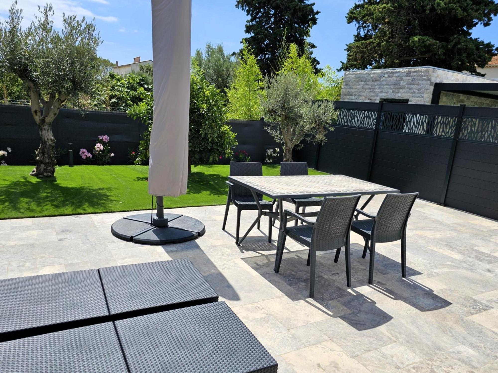 Etoile Du Berger Saint Aygulf 3 Villas Et 4 Appartements Jardin Individuel Et Piscine Chauffee En Saison - La Mer Et Les Plages 450 M Kültér fotó