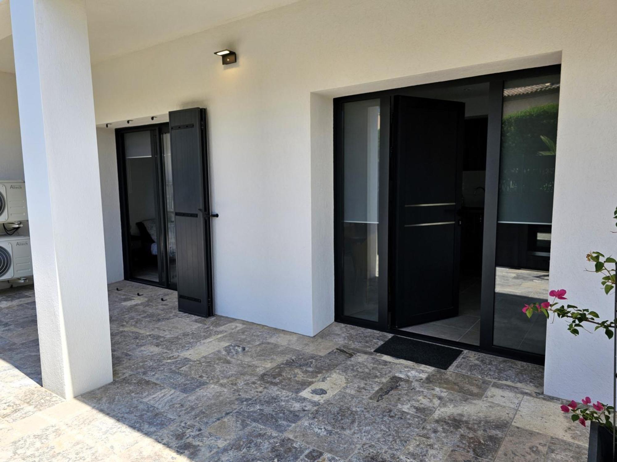 Etoile Du Berger Saint Aygulf 3 Villas Et 4 Appartements Jardin Individuel Et Piscine Chauffee En Saison - La Mer Et Les Plages 450 M Kültér fotó