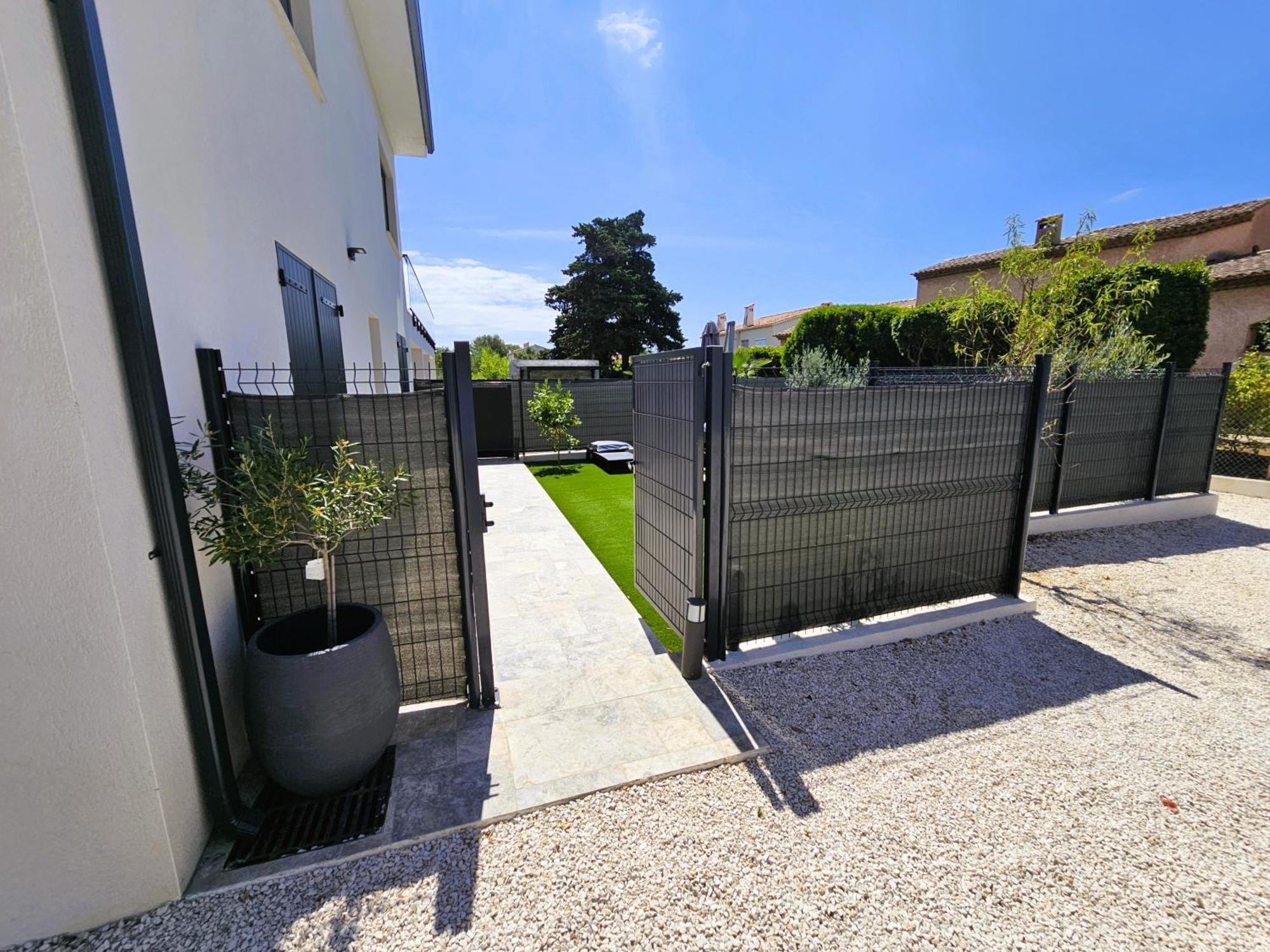 Etoile Du Berger Saint Aygulf 3 Villas Et 4 Appartements Jardin Individuel Et Piscine Chauffee En Saison - La Mer Et Les Plages 450 M Kültér fotó